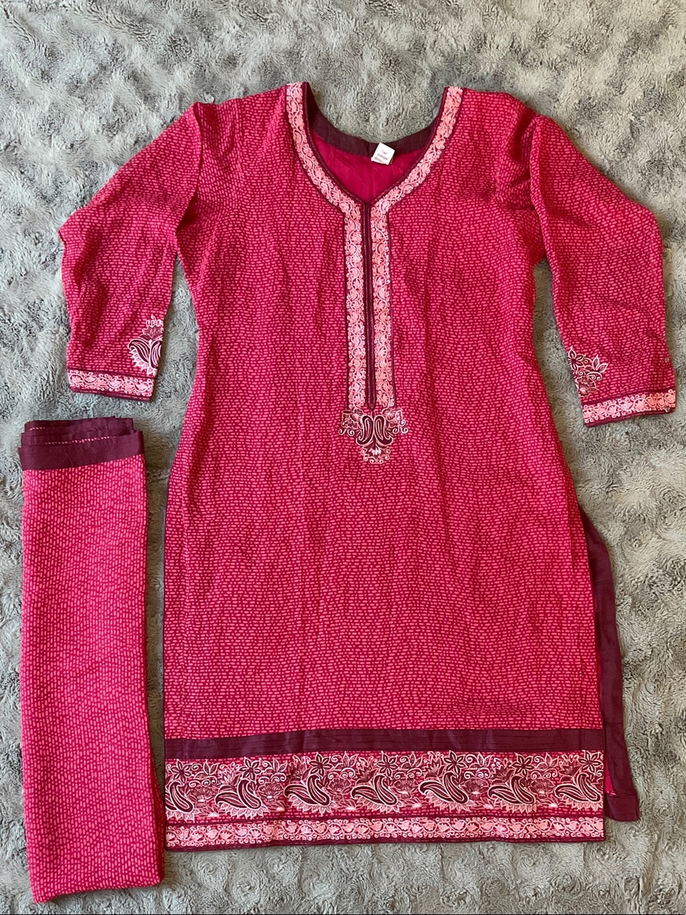 Women’s Embroidered Pink Kurta Top & Dupatha
